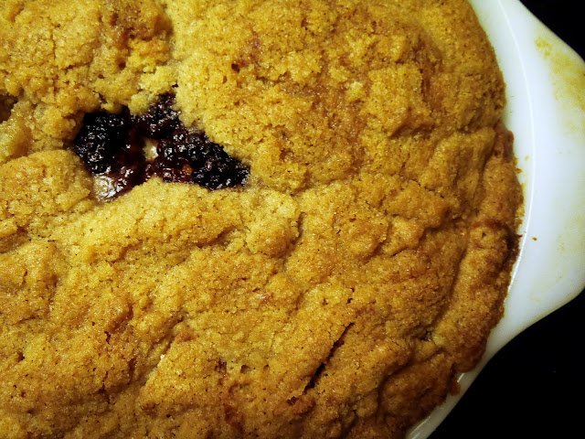 blackberry crumb cake